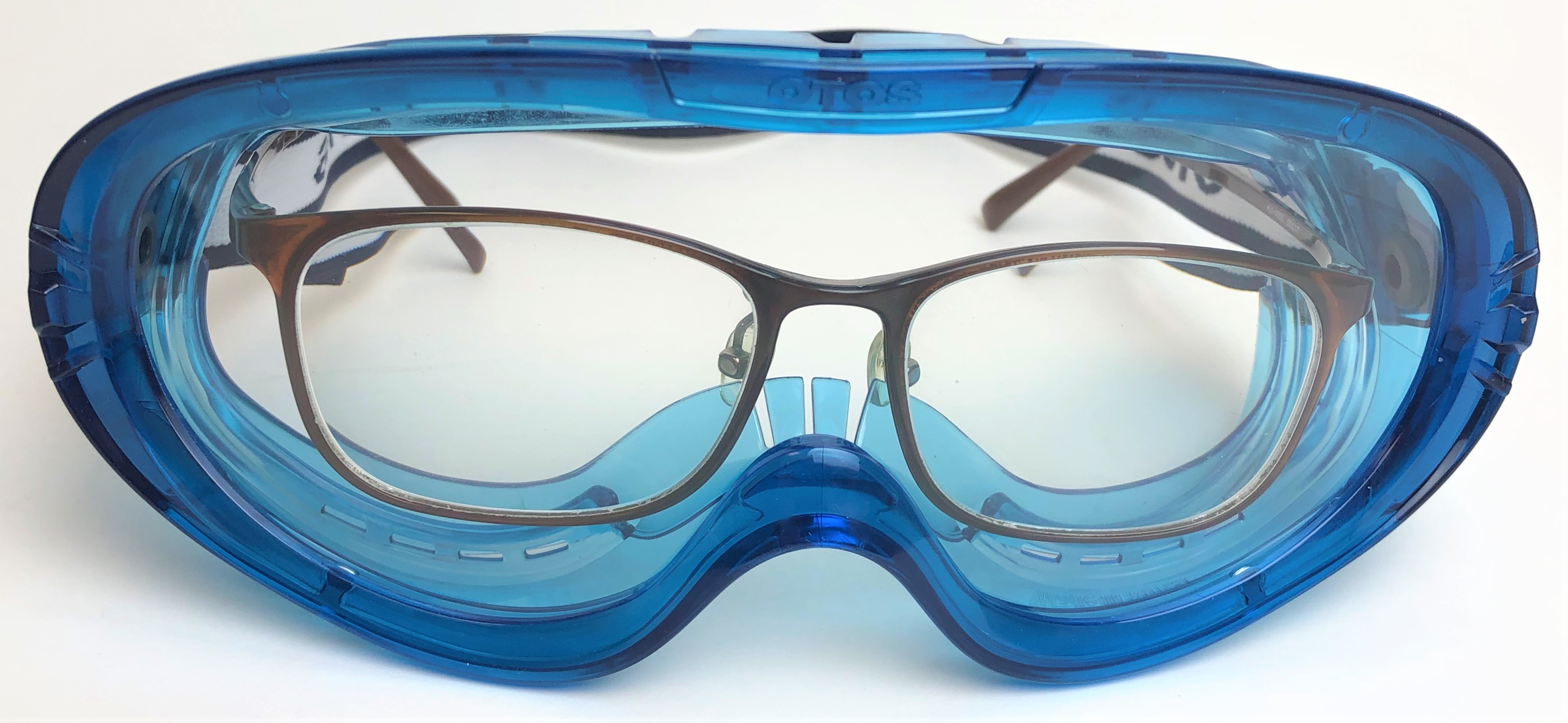 OTOS Goggle can be worn with glasses